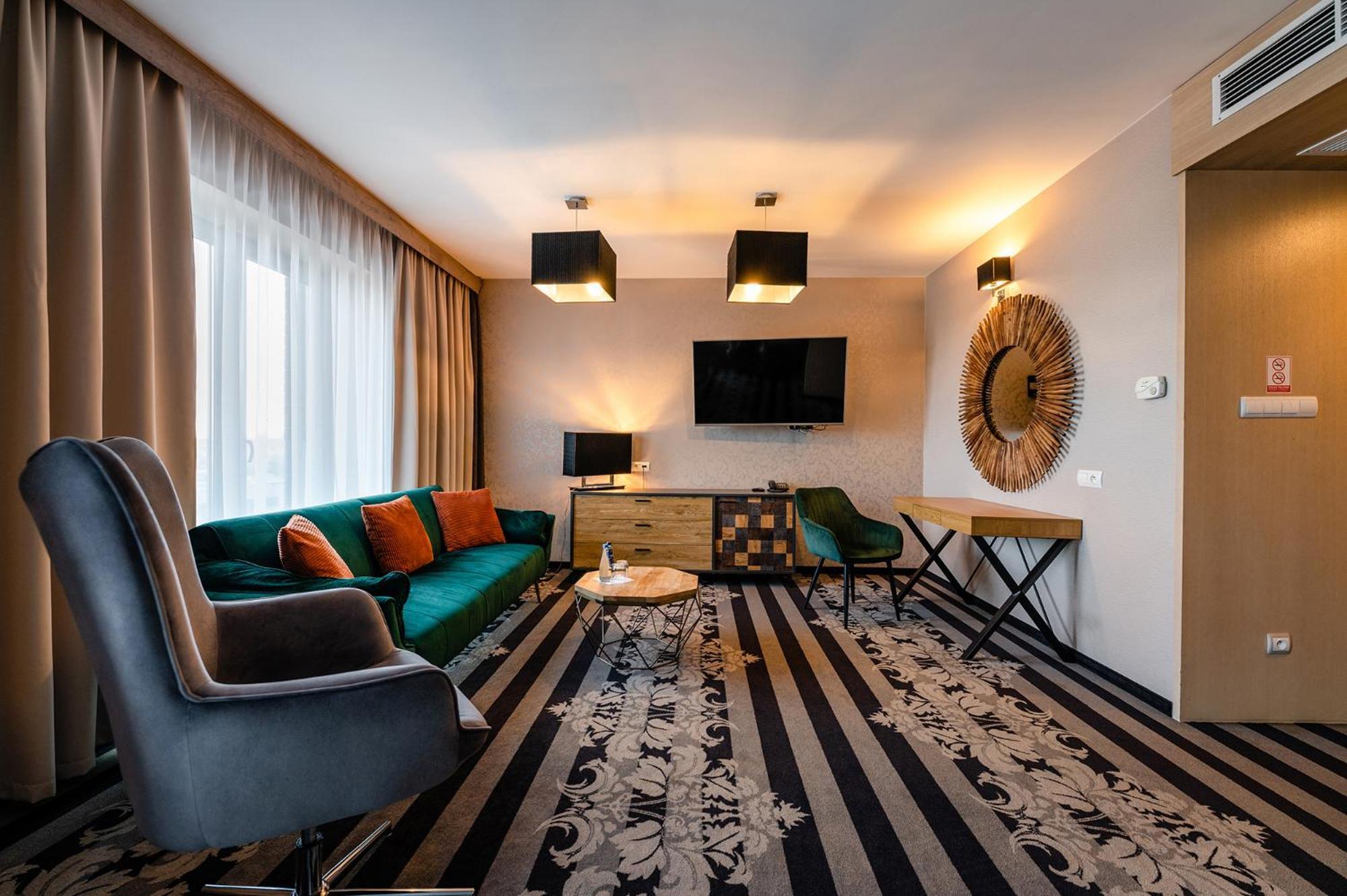 Hotel Alhar Lubliniec Ngoại thất bức ảnh