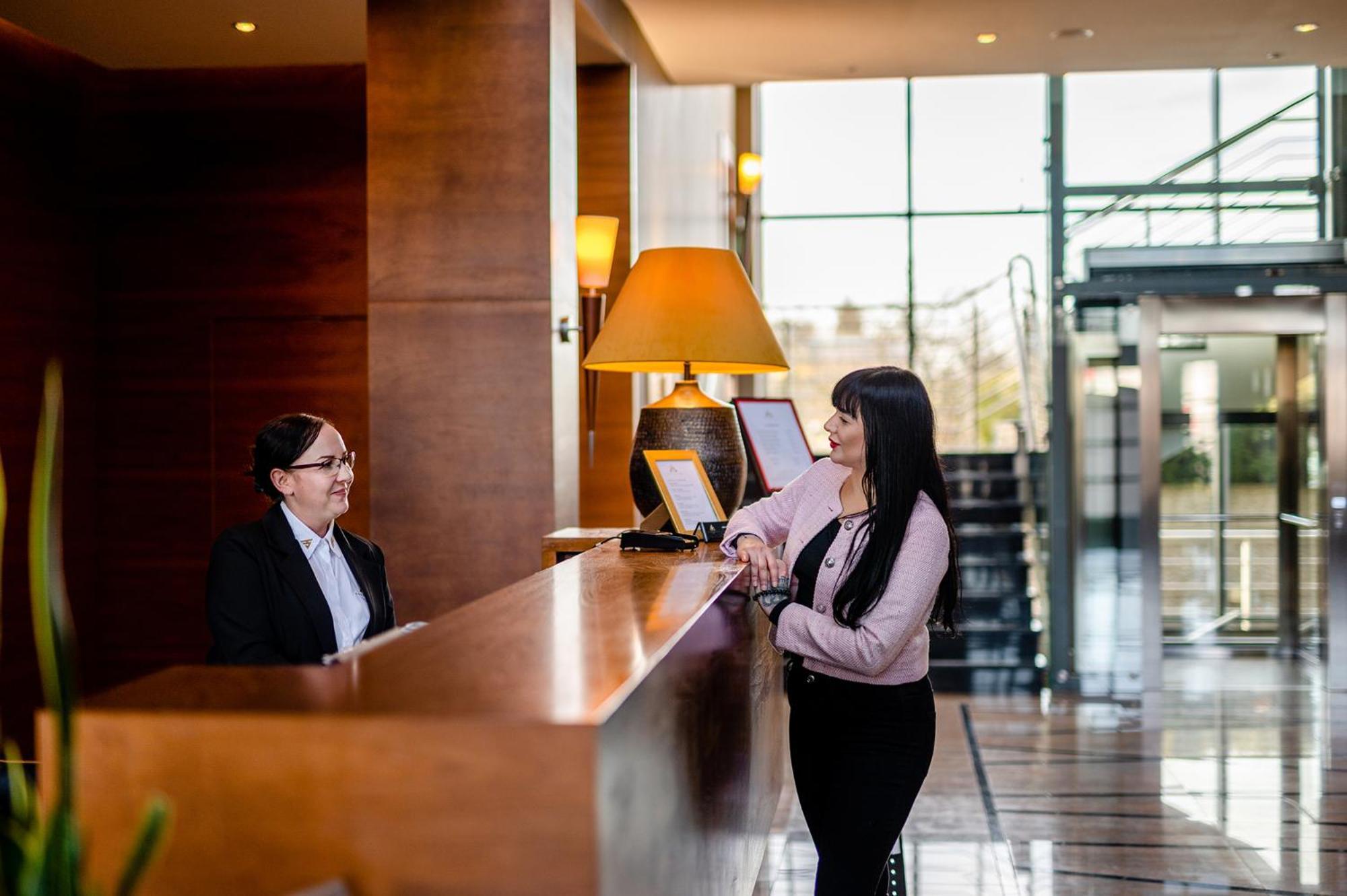 Hotel Alhar Lubliniec Ngoại thất bức ảnh