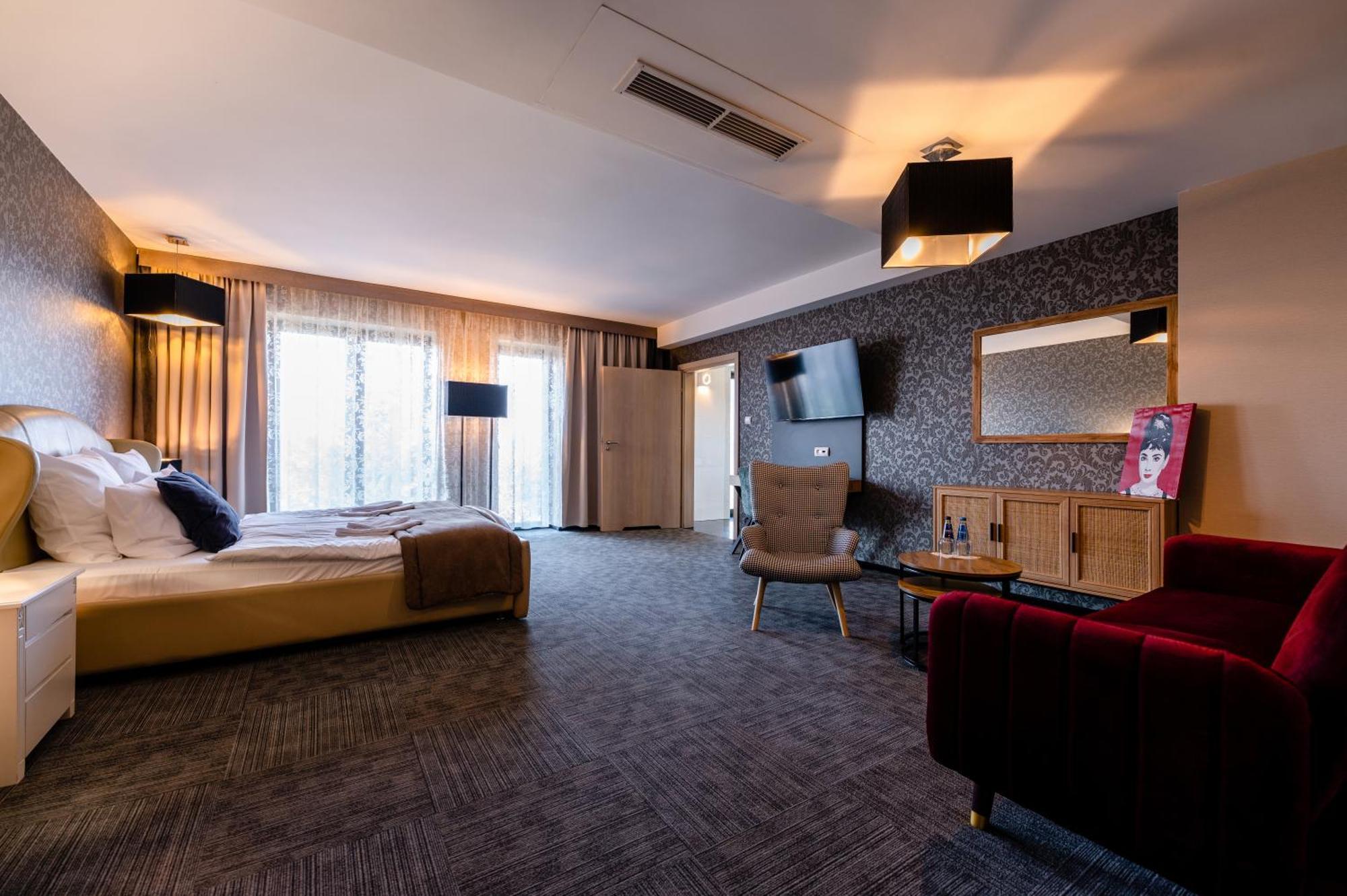 Hotel Alhar Lubliniec Ngoại thất bức ảnh