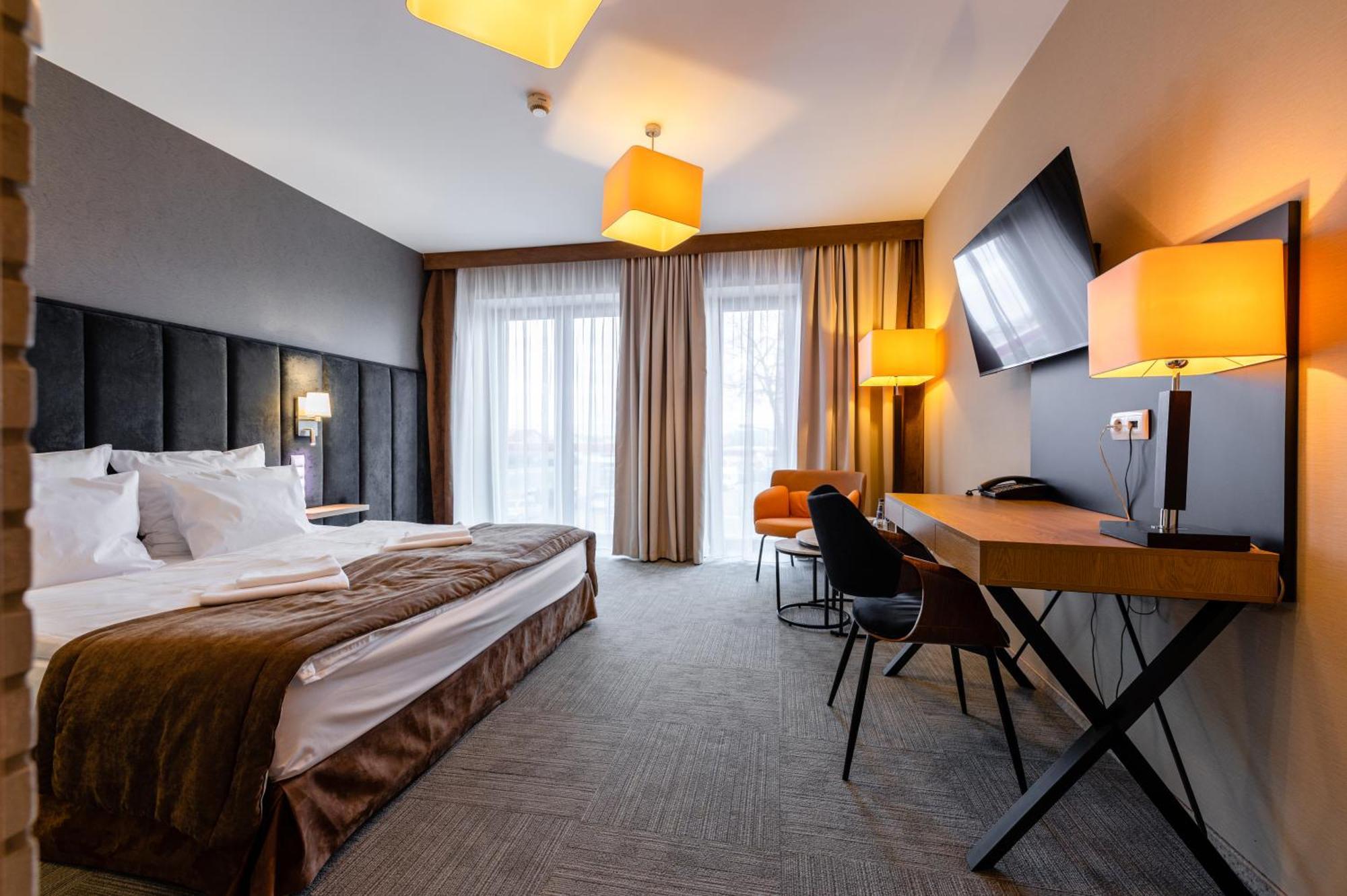 Hotel Alhar Lubliniec Ngoại thất bức ảnh